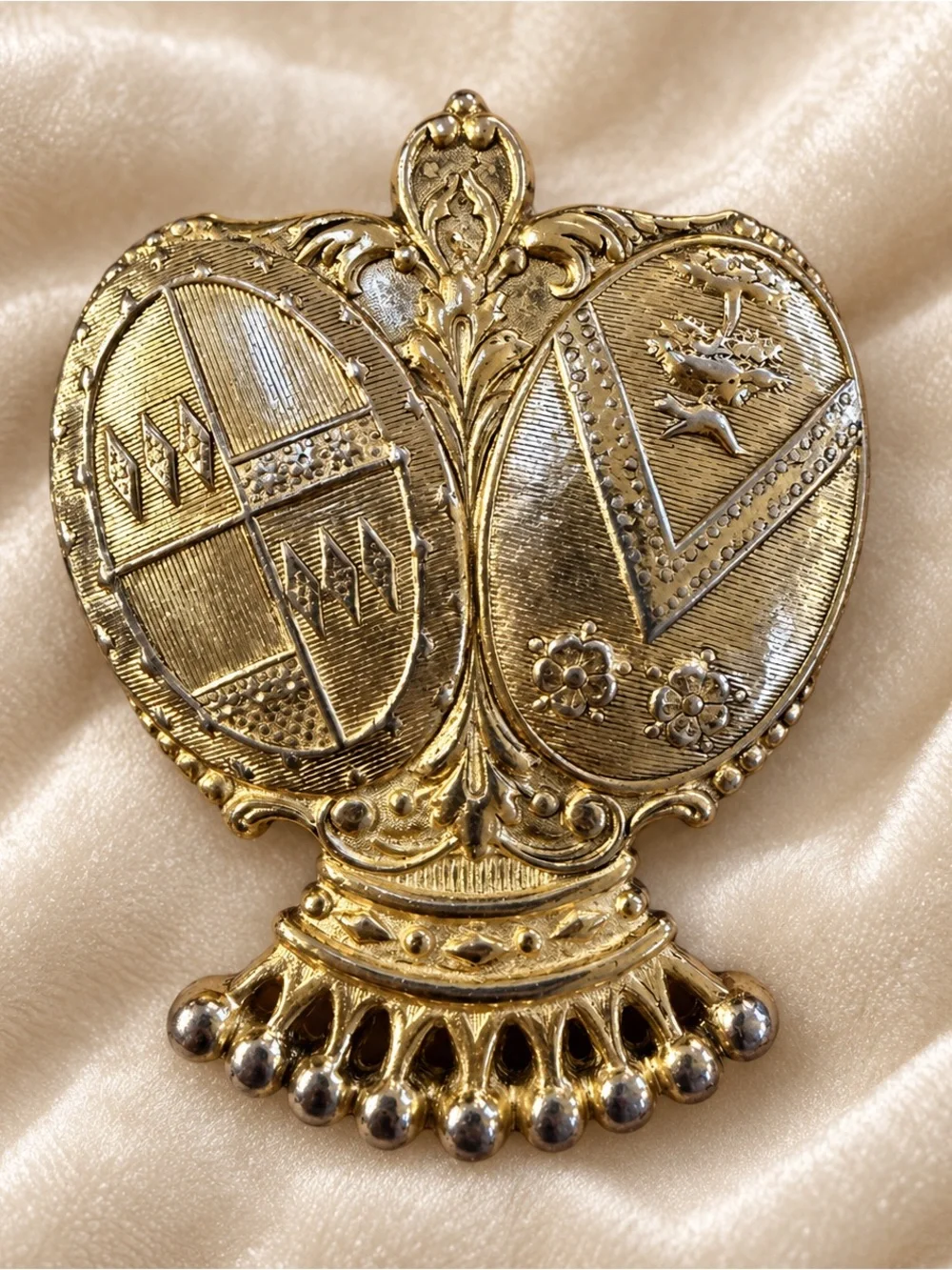 Vintage Accessocraft NYC Double Heart Heraldic Brooch Gold Tone 2.75” Signed